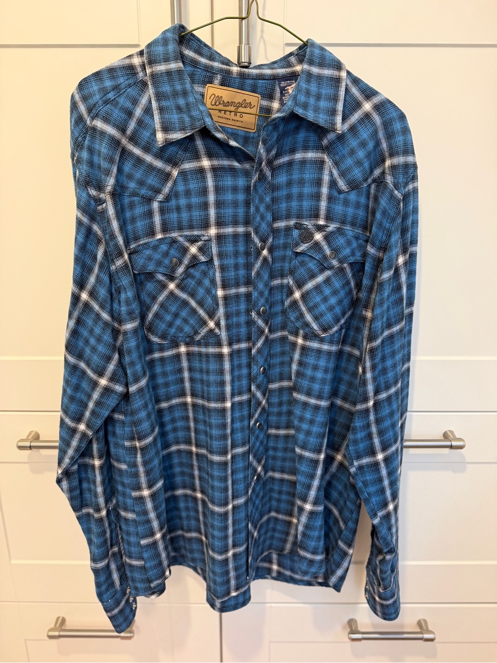 Wrangler Men's Blue Plaid Button-Down Shirt